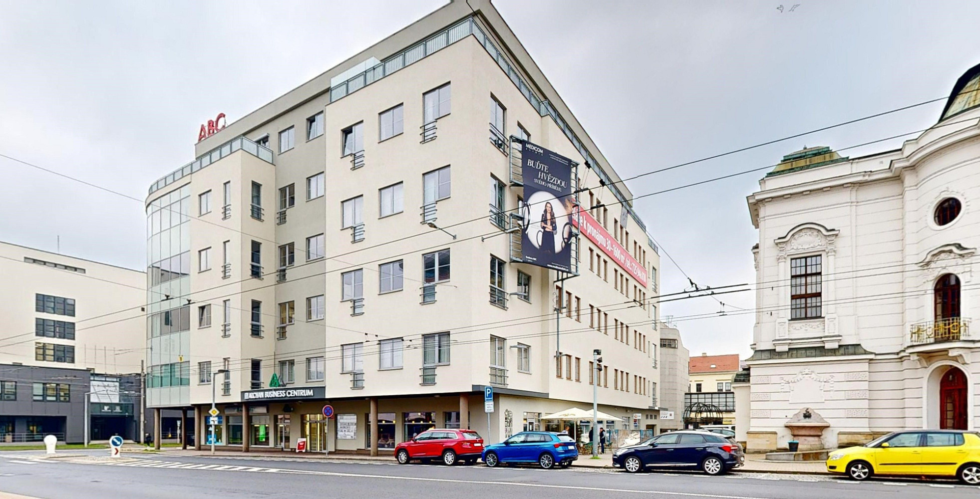 Pronájem komerčního objektu (jiného typu) 100 m²