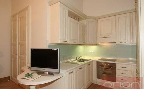 Pronájem bytu 1+kk 48 m², Italská, Praha 2 - Vinohrady