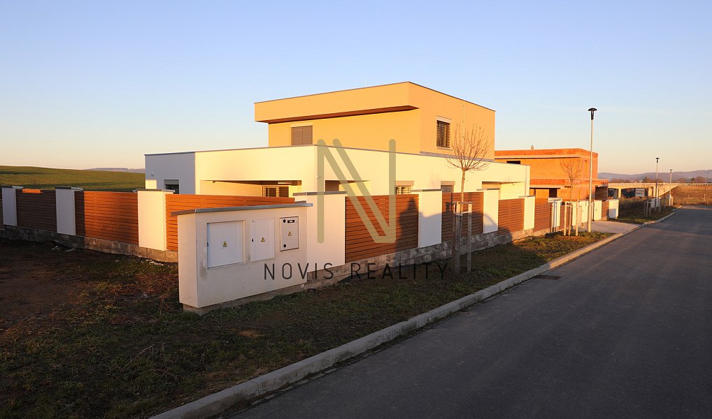 Prodej domu 233 m² s pozemkem 734 m², Klatovy – náhled fotky 4