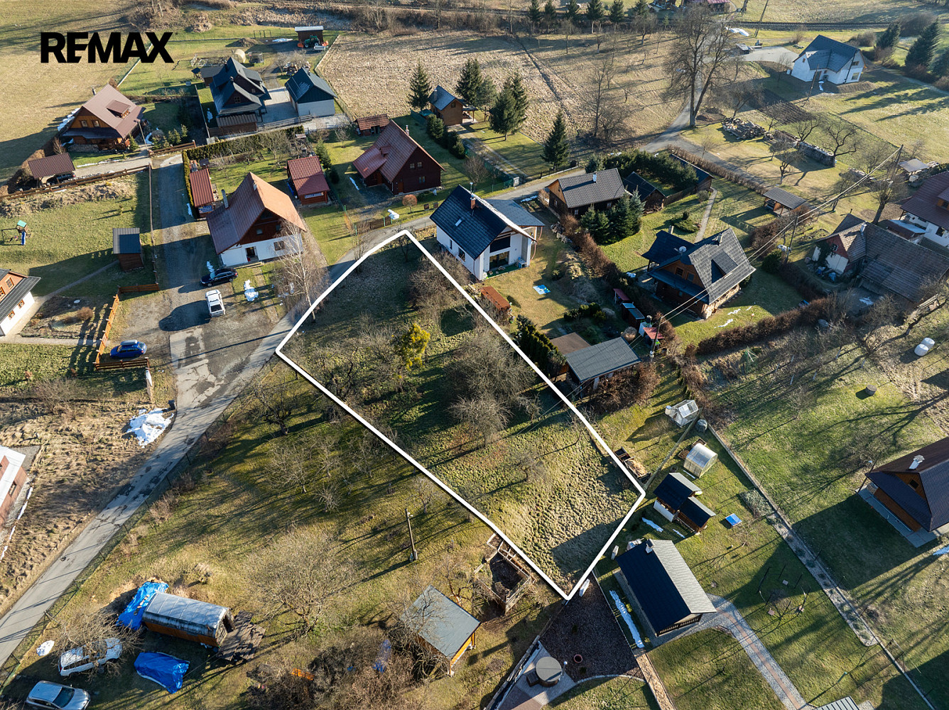 Prodej stavebního pozemku 1 000 m² — photo 2