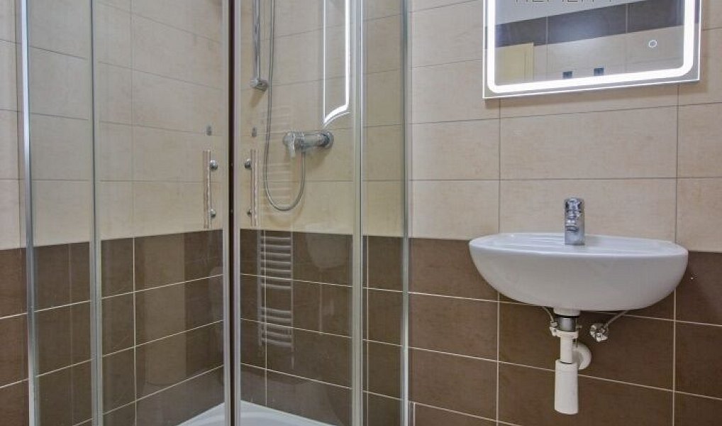 Pronájem bytu 2+kk 69 m², Jesenice – náhled fotky 6