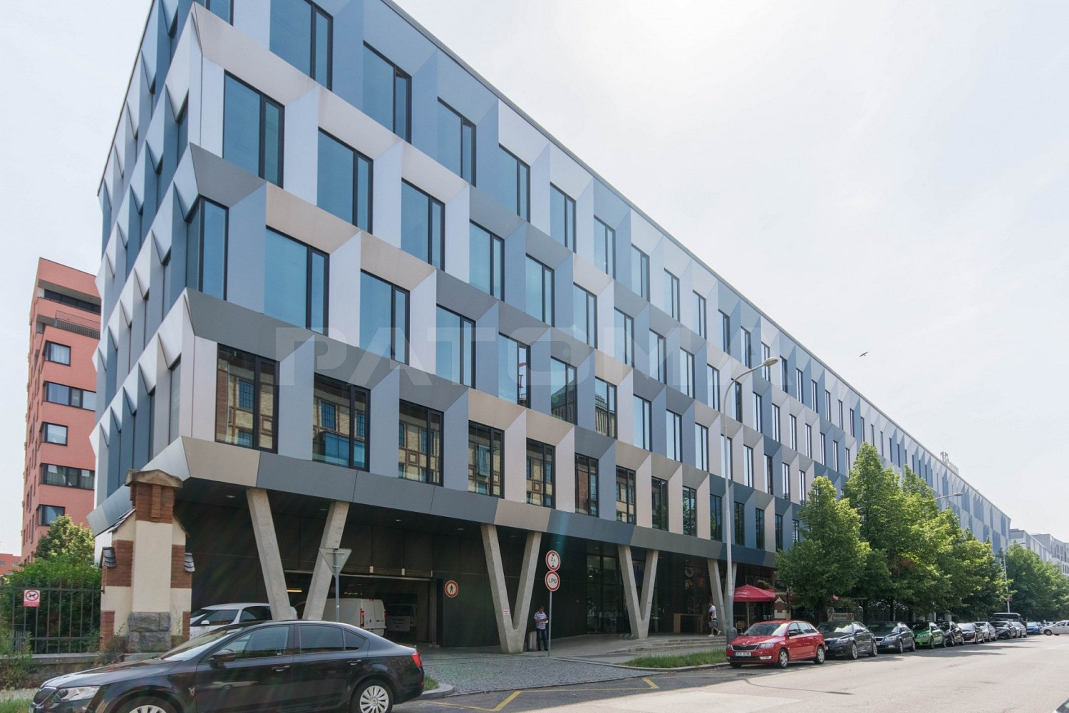 Pronájem kanceláře 647 m²