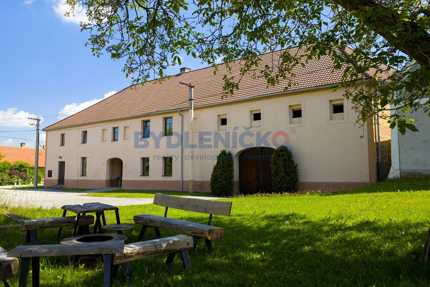 Prodej ubytovacího objektu 402 m²