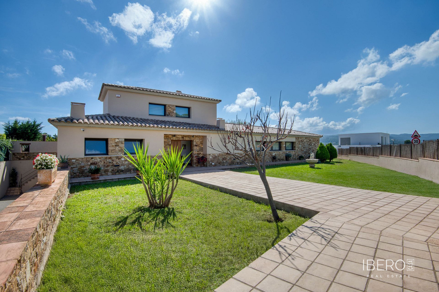 Prodej domu 1 502 m² s pozemkem 1 072 m² — photo 3