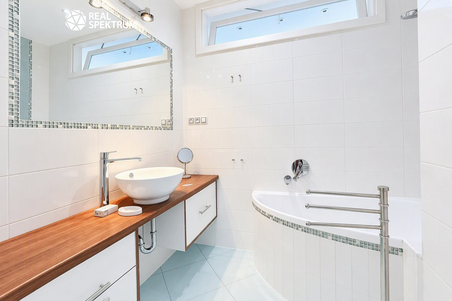 Pronájem bytu 2+1 56 m² – fotografie 3
