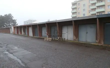 K pronájmu cihlová garáž 16m2 ve Znojmě, pronájem garáže 16m2 Znojmo, Pod Soudním vrchem, Znojmo