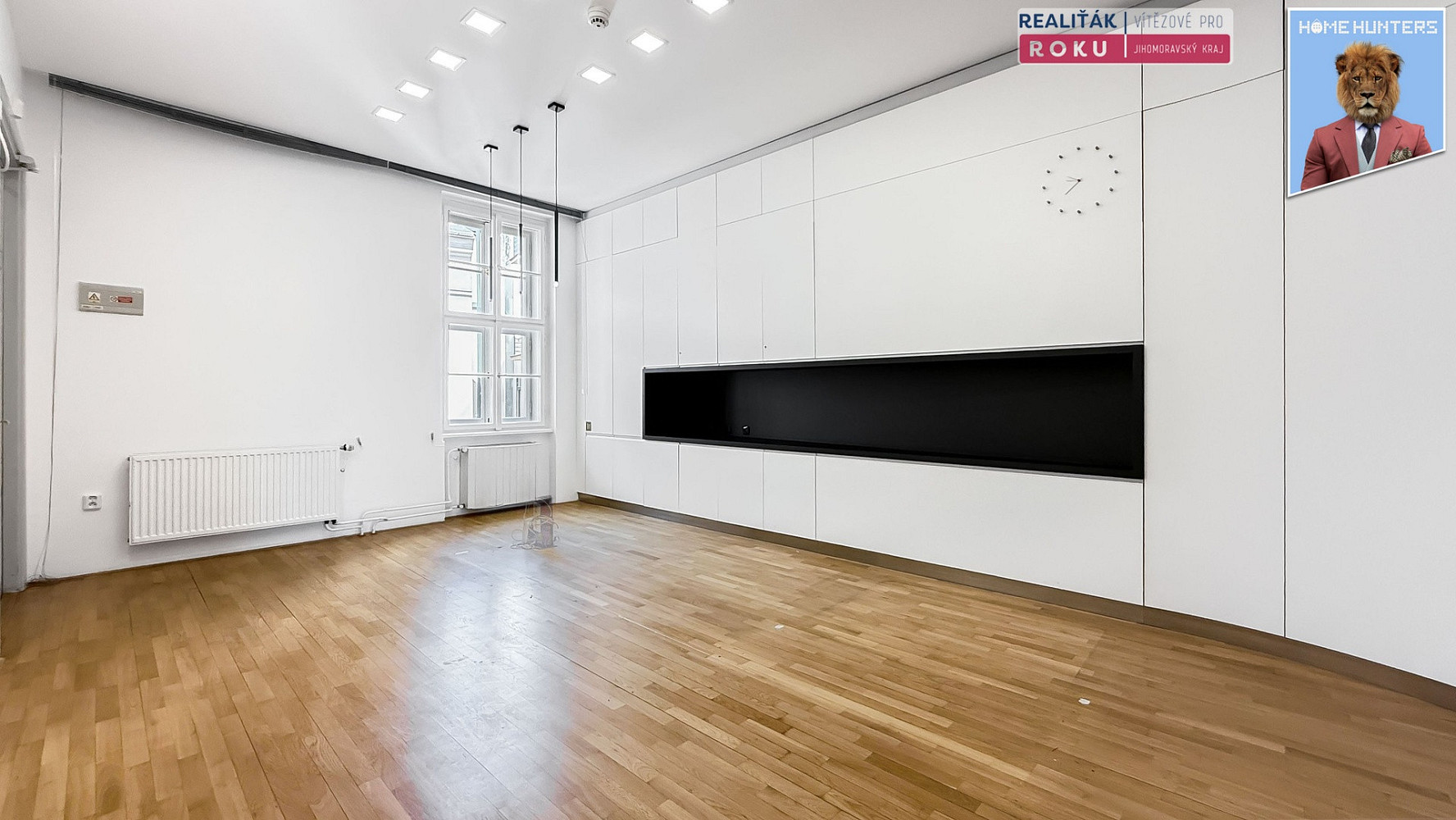 Pronájem kanceláře 382 m² — photo 2