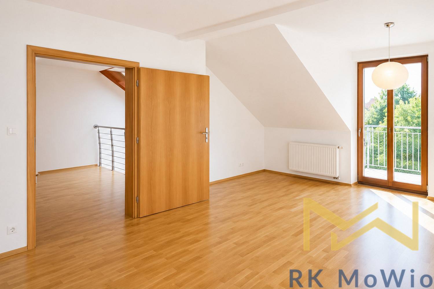 Pronájem domu 350 m² s pozemkem 226 m² — photo 2