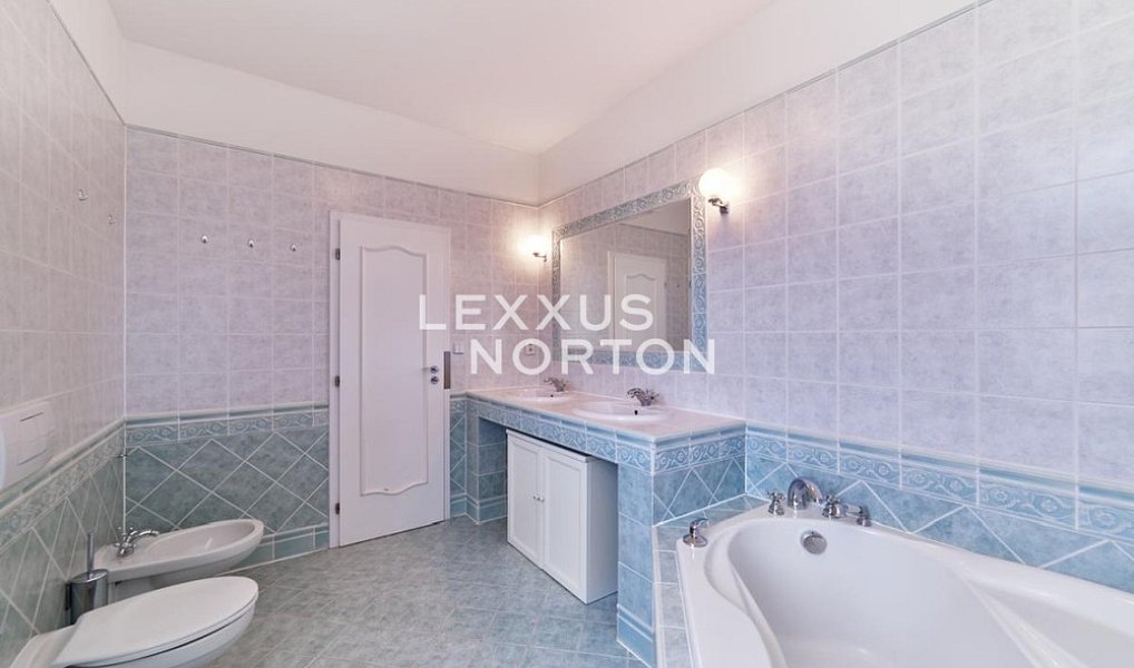 Pronájem domu 270 m² s pozemkem 429 m², Praha – náhled fotky 9