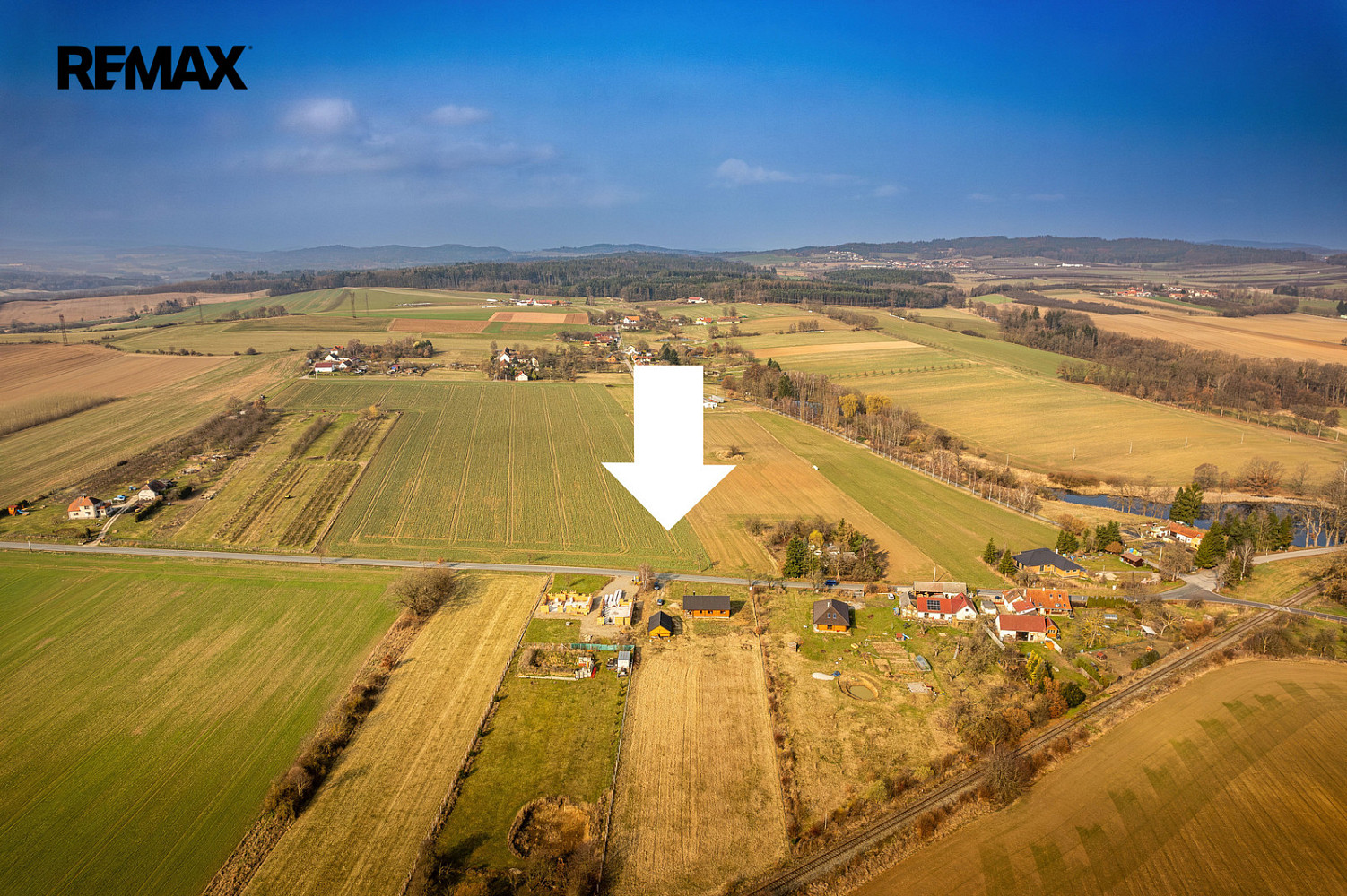 Prodej stavebního pozemku 1 495 m² – pohled 5