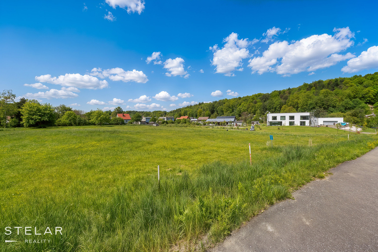 Prodej stavebního pozemku 1 875 m² – fotografie 4