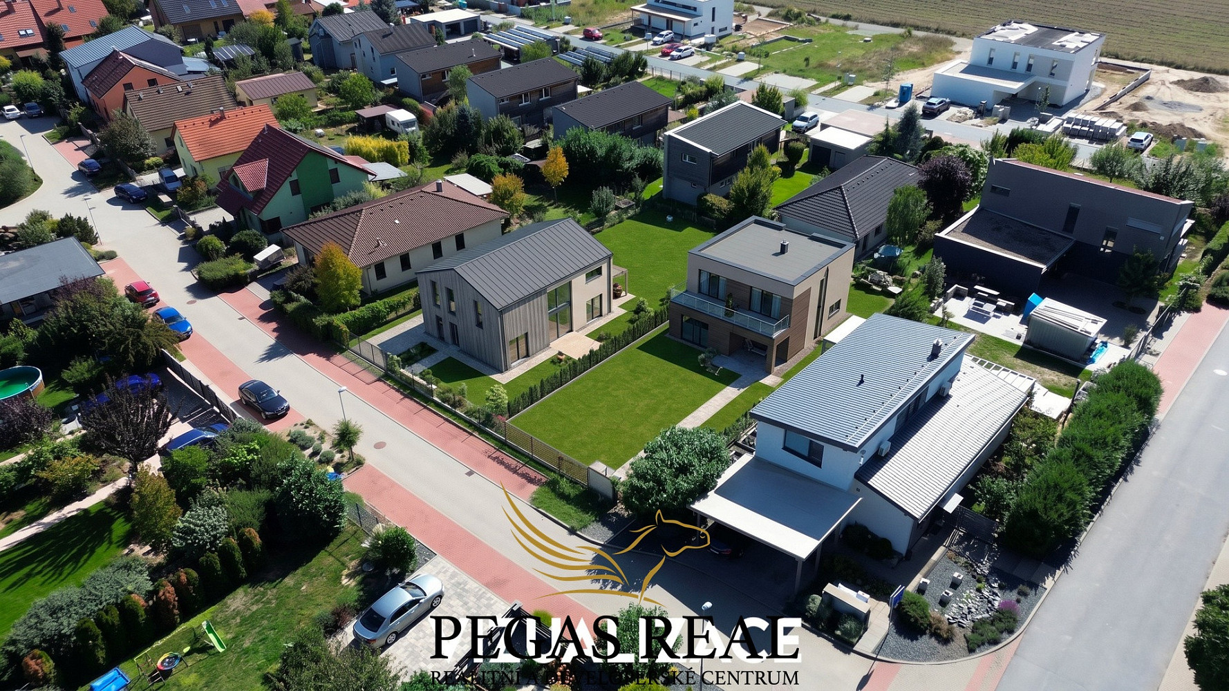 Prodej stavebního pozemku 562 m² – fotografie 5