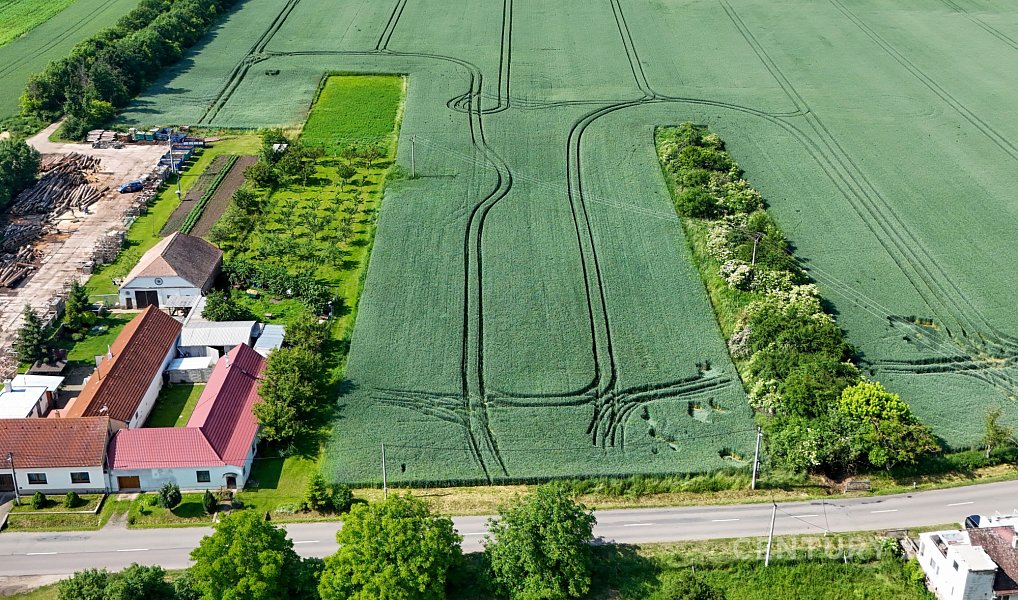 Prodej stavebního pozemku 1 000 m², Znojmo – náhled fotky 18