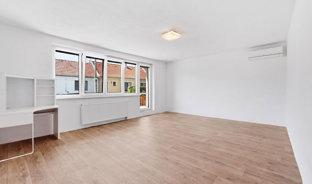 Prodej domu 170 m² s pozemkem 551 m², Miroslav – náhled fotky 3