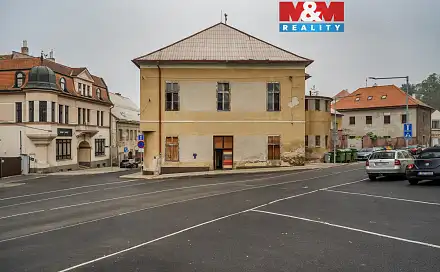 Prodej domu 1 200 m² s pozemkem 892 m², Seifertova, Bílina, okres Teplice