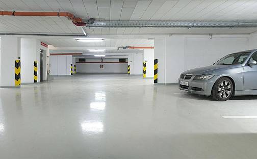 Prodej garážového stání 15 m2, Divadelní náměstí, Karlovy Vary