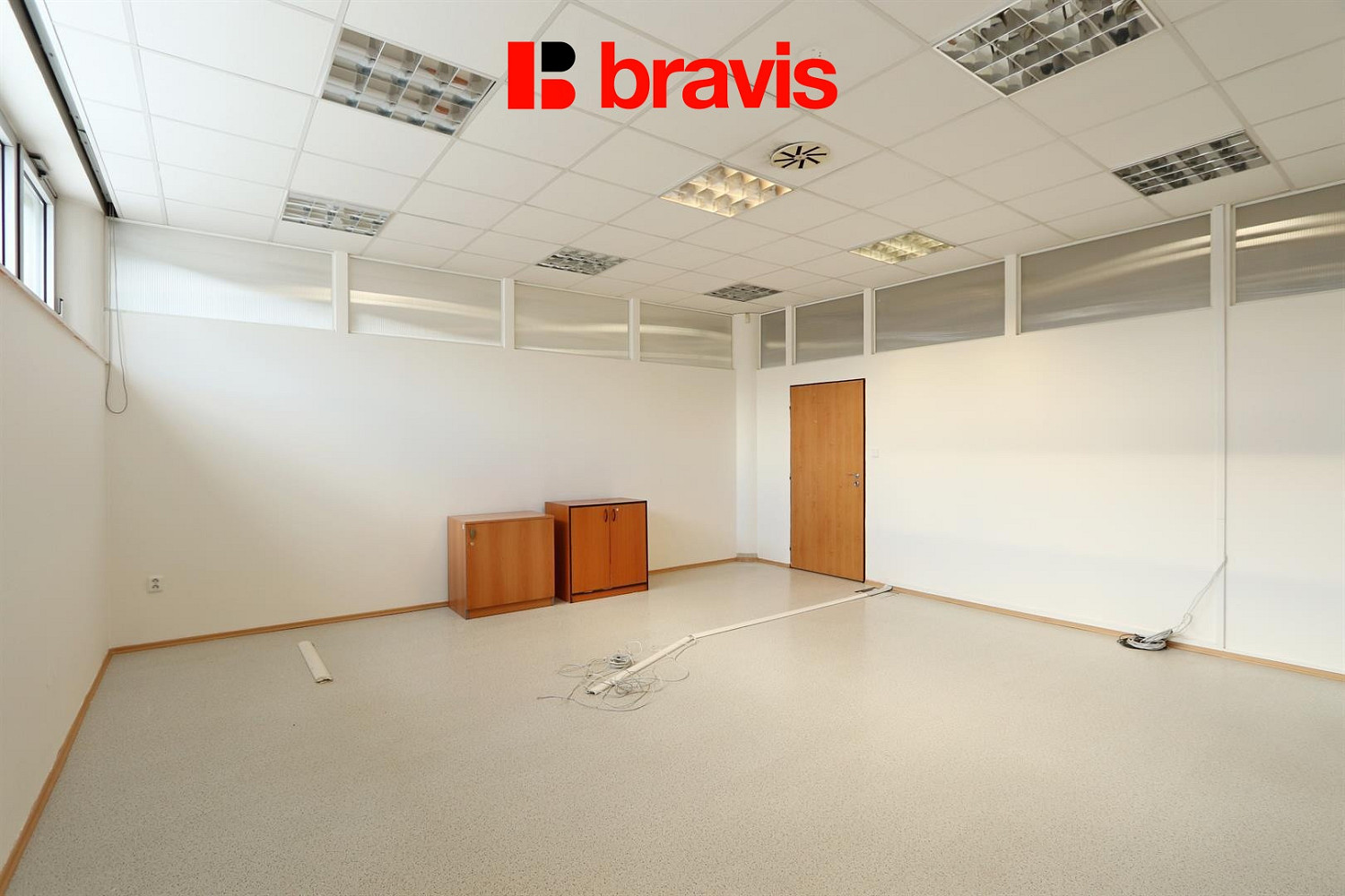 Pronájem obchodních prostor 40 m² – fotografie 2