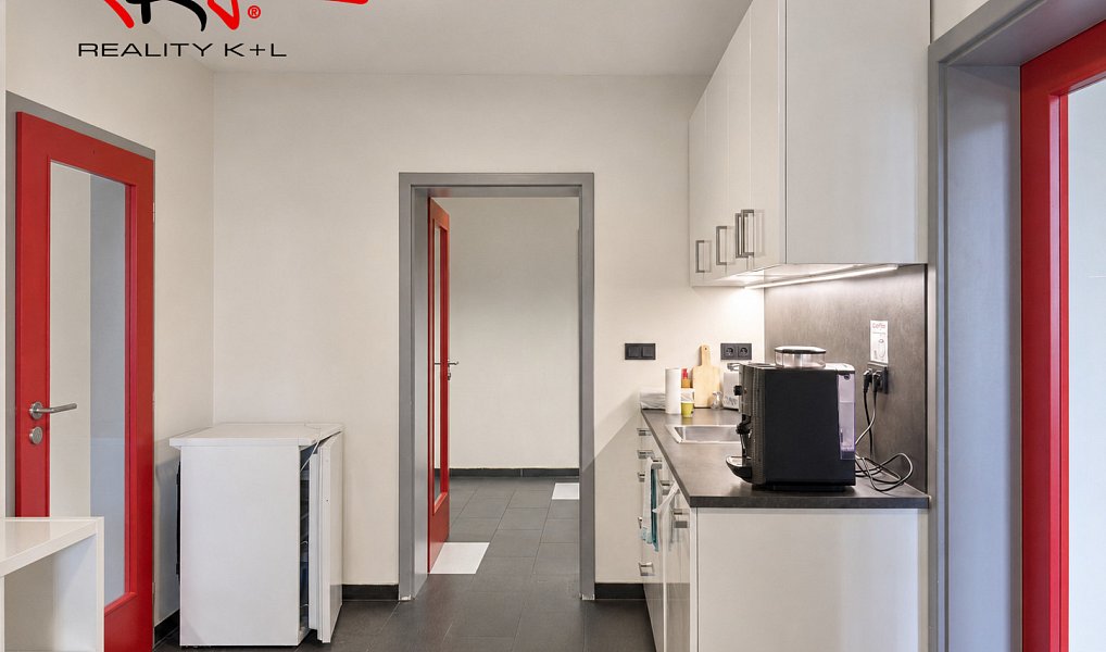 Pronájem kanceláře 32 m², Martiněves – náhled fotky 6