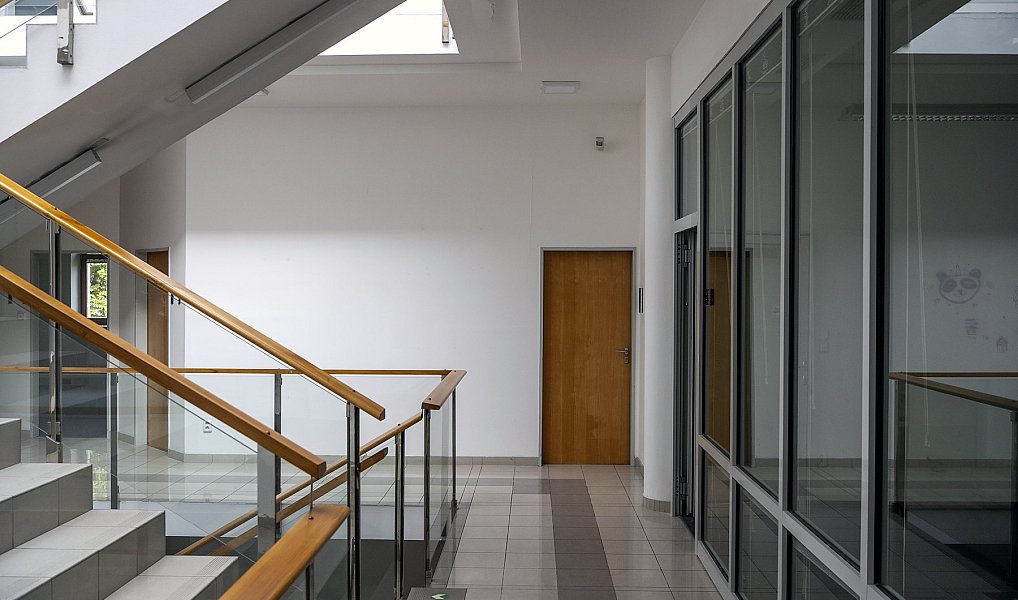 Pronájem kanceláře 1 290 m², Praha – náhled fotky 3