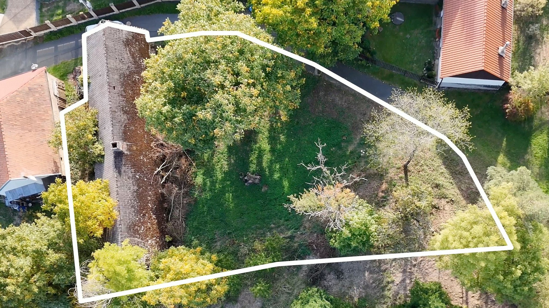 Prodej stavebního pozemku 802 m² – fotografie 2