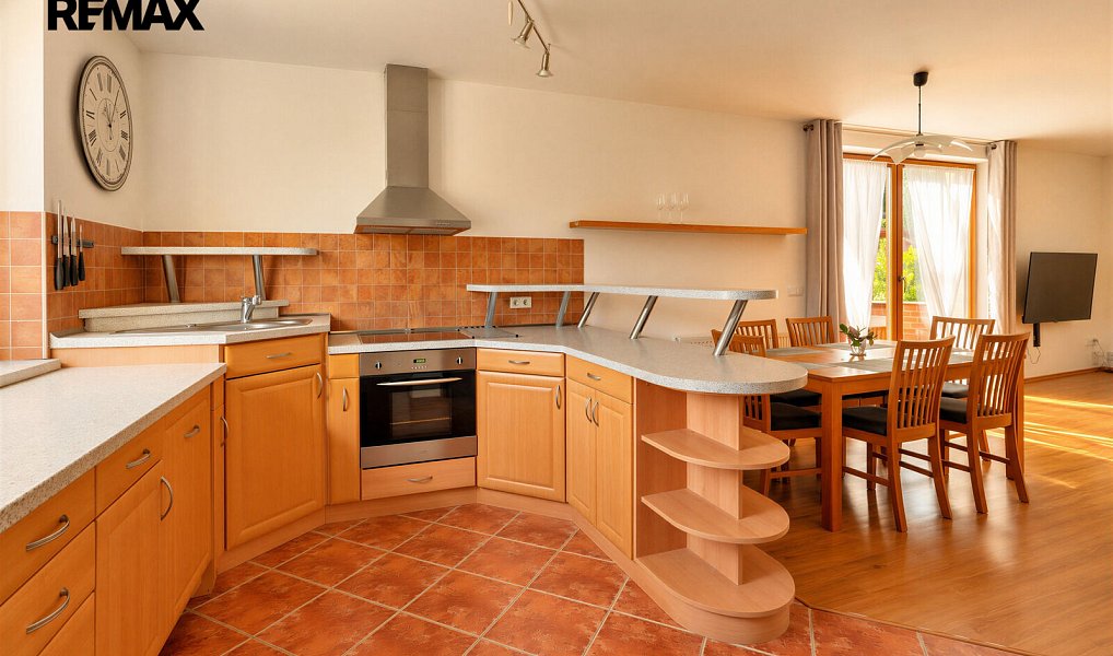 Prodej domu 155 m² s pozemkem 614 m², Rybitví – náhled fotky 4