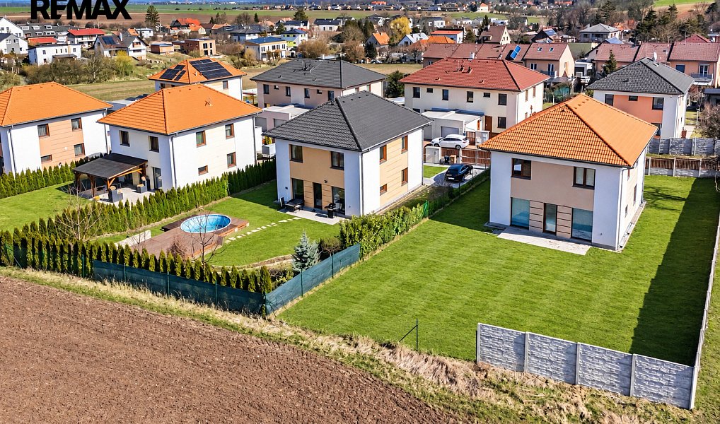 Prodej domu 180 m² s pozemkem 679 m², Veleň – náhled fotky 28