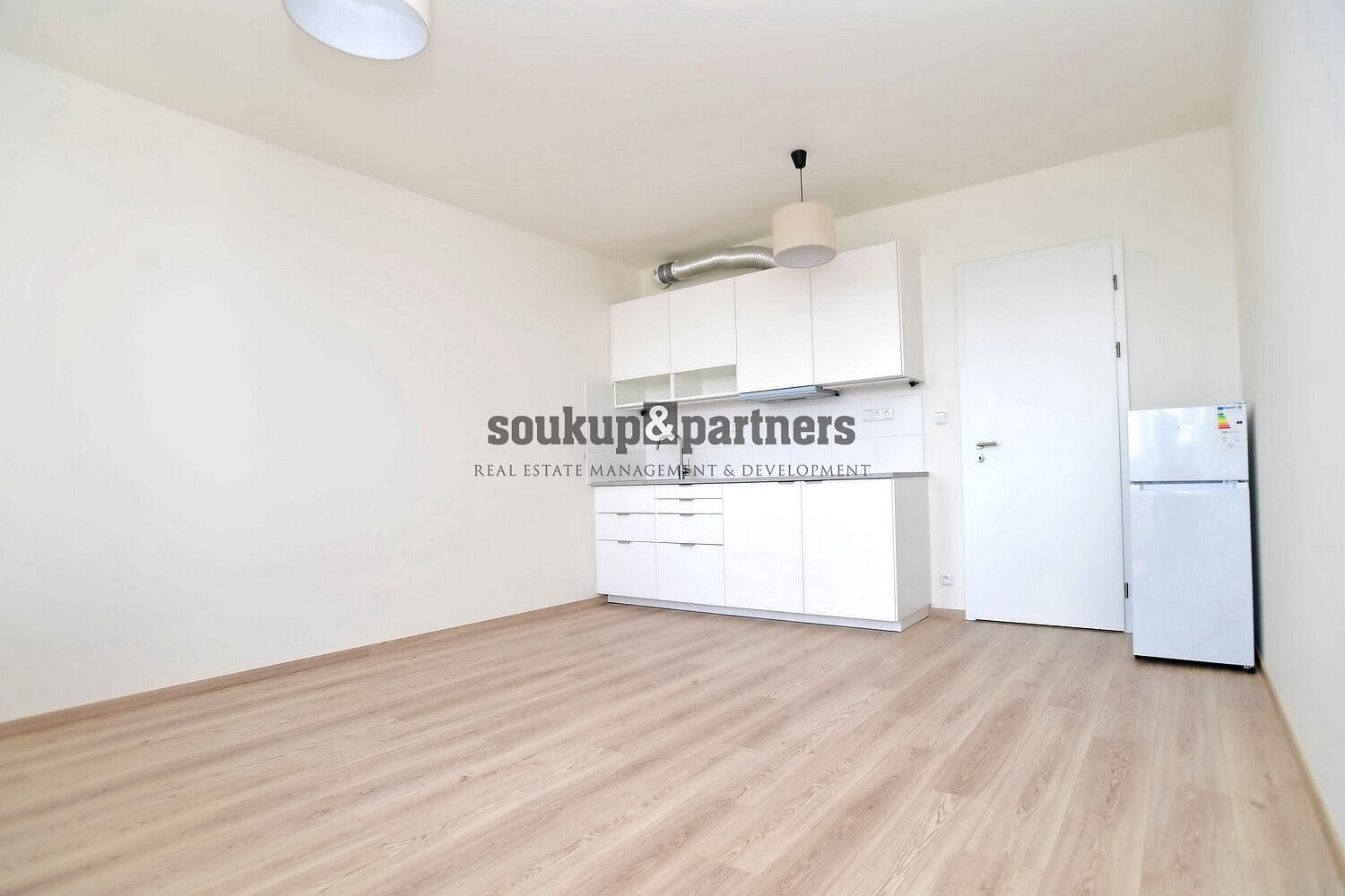 Pronájem bytu 1+kk 30 m² — photo 2