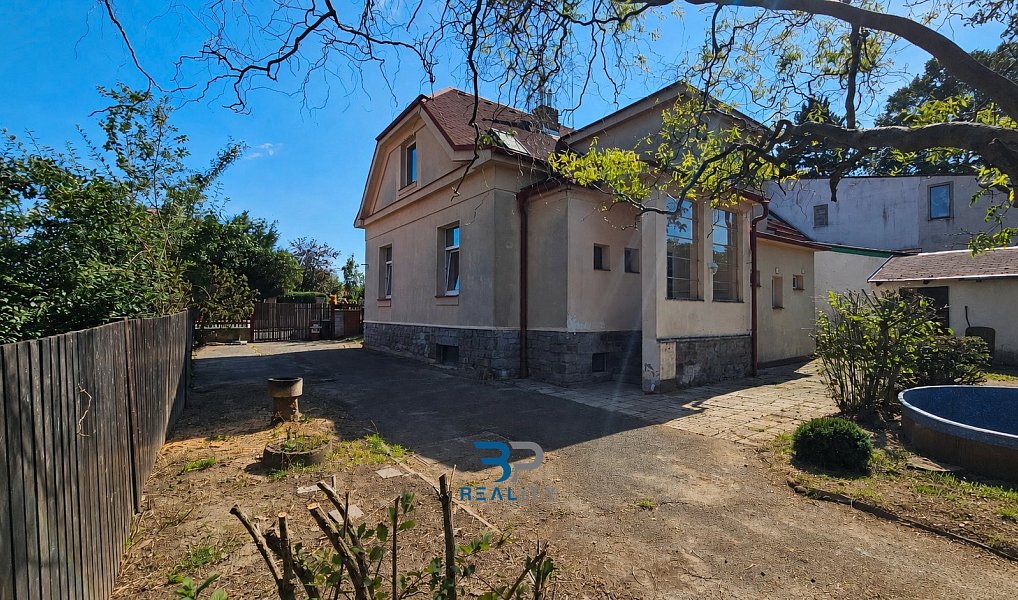 Prodej stavebního pozemku 950 m², Praha – náhled fotky 2