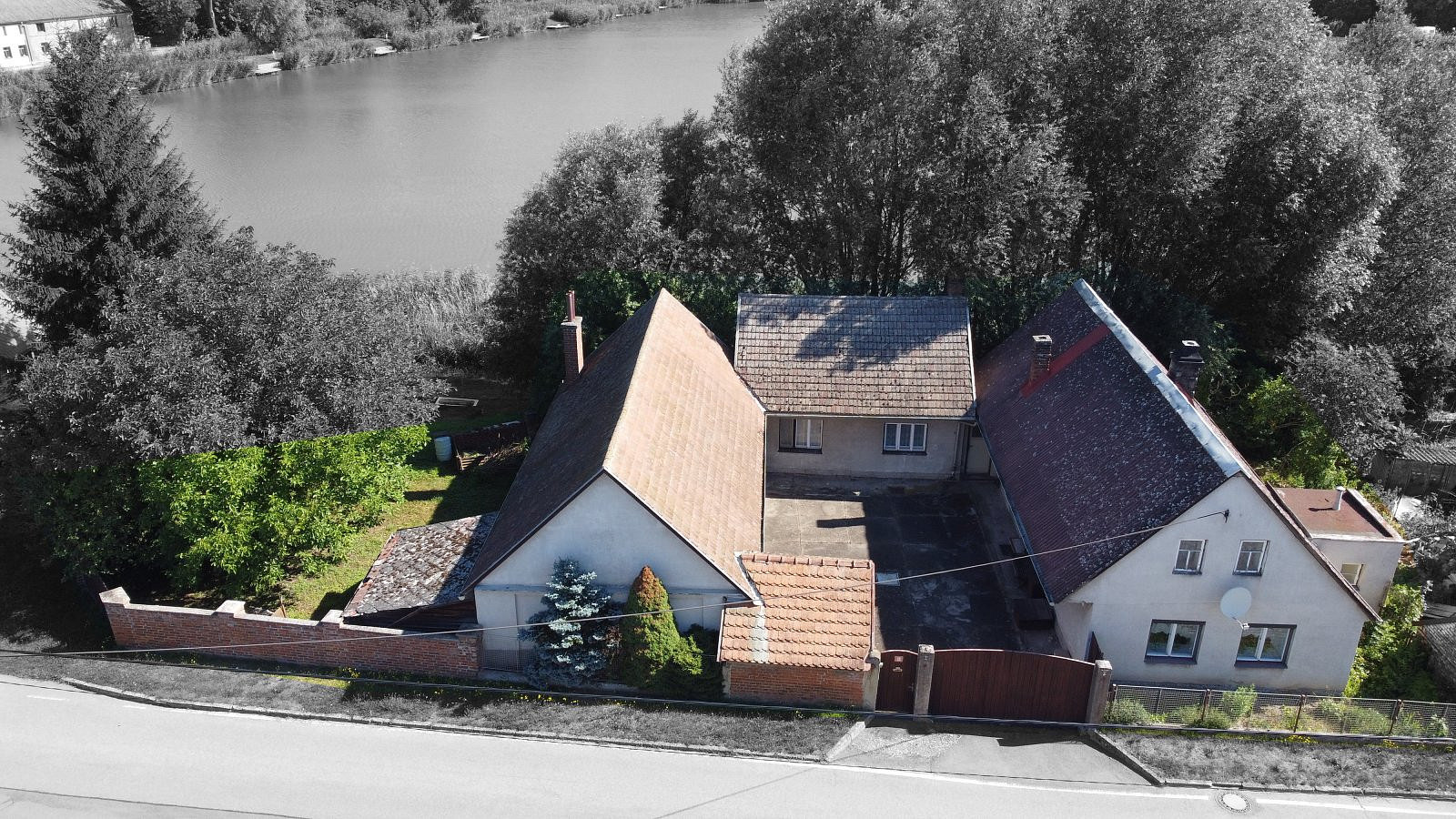 Prodej domu 230 m² s pozemkem 612 m²