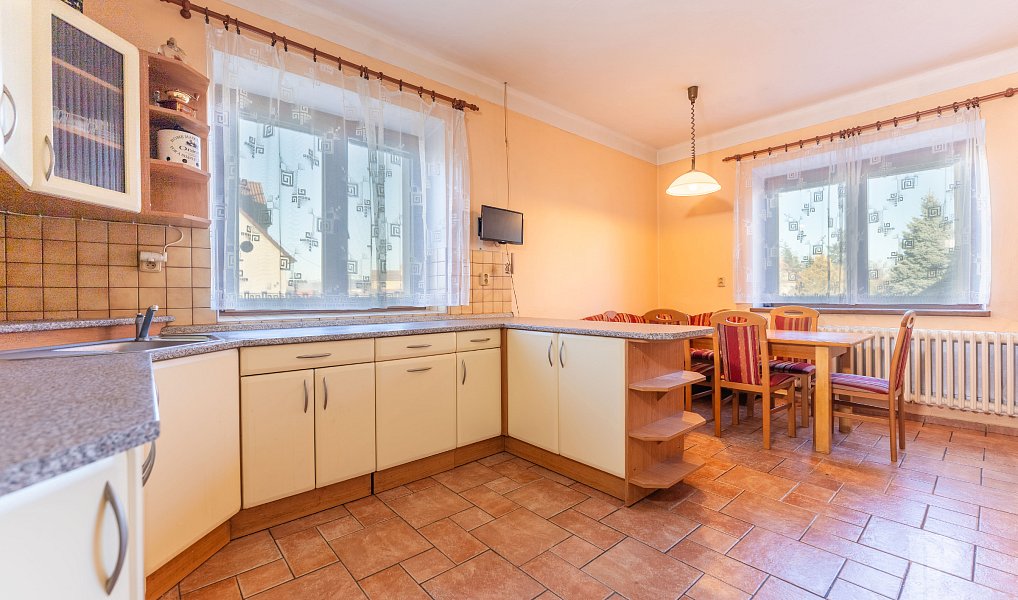 Prodej domu 335 m² s pozemkem 752 m², Strakonice – náhled fotky 9