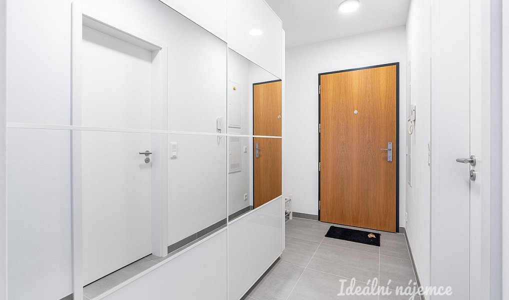 Pronájem bytu 2+kk 50 m², Praha – náhled fotky 2