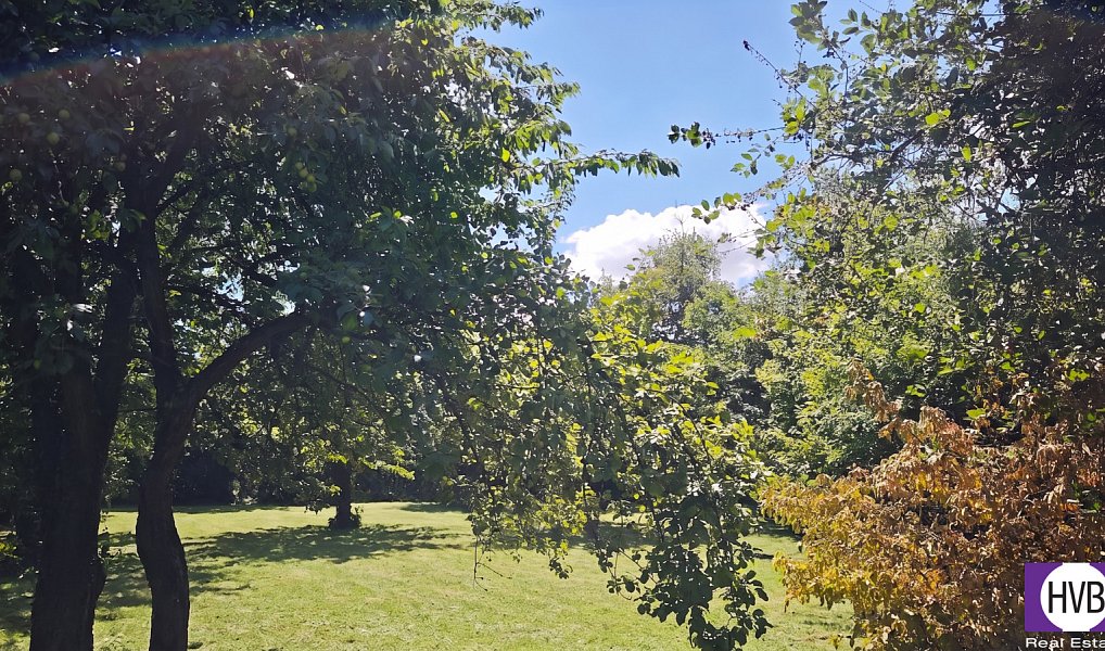 Prodej stavebního pozemku 1 100 m², Suchdol – náhled fotky 10