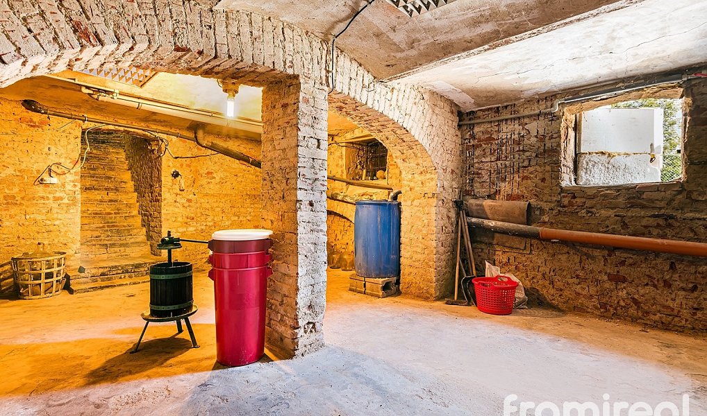 Prodej ubytovacího objektu 340 m², Šatov – náhled fotky 30