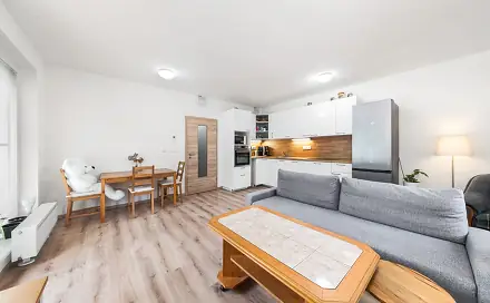 Prodej bytu 3+kk 77 m², Pod Sokolákem, Odolena Voda, okres Praha-východ