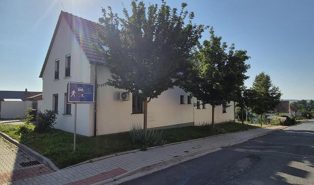 Prodej domu 180 m² s pozemkem 380 m², Kvíčovice – náhled fotky 2