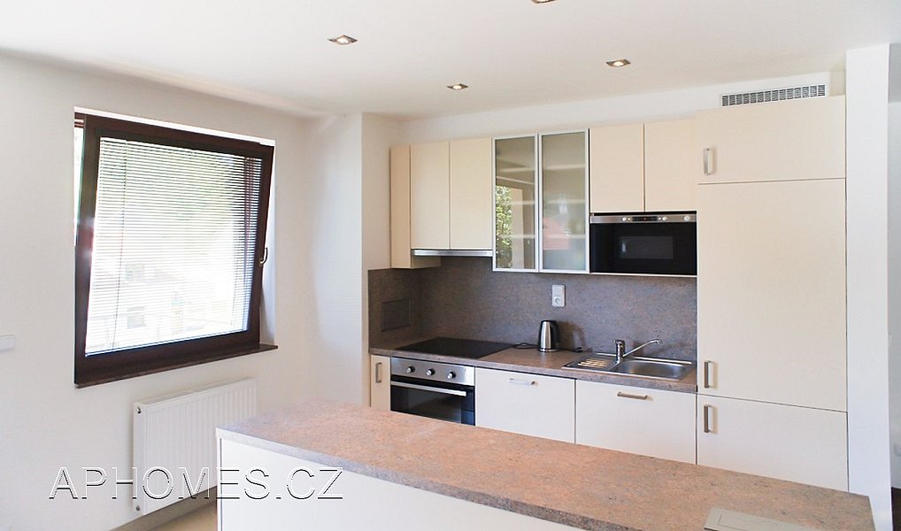 Pronájem bytu 3+kk 85 m², Praha – náhled fotky 2