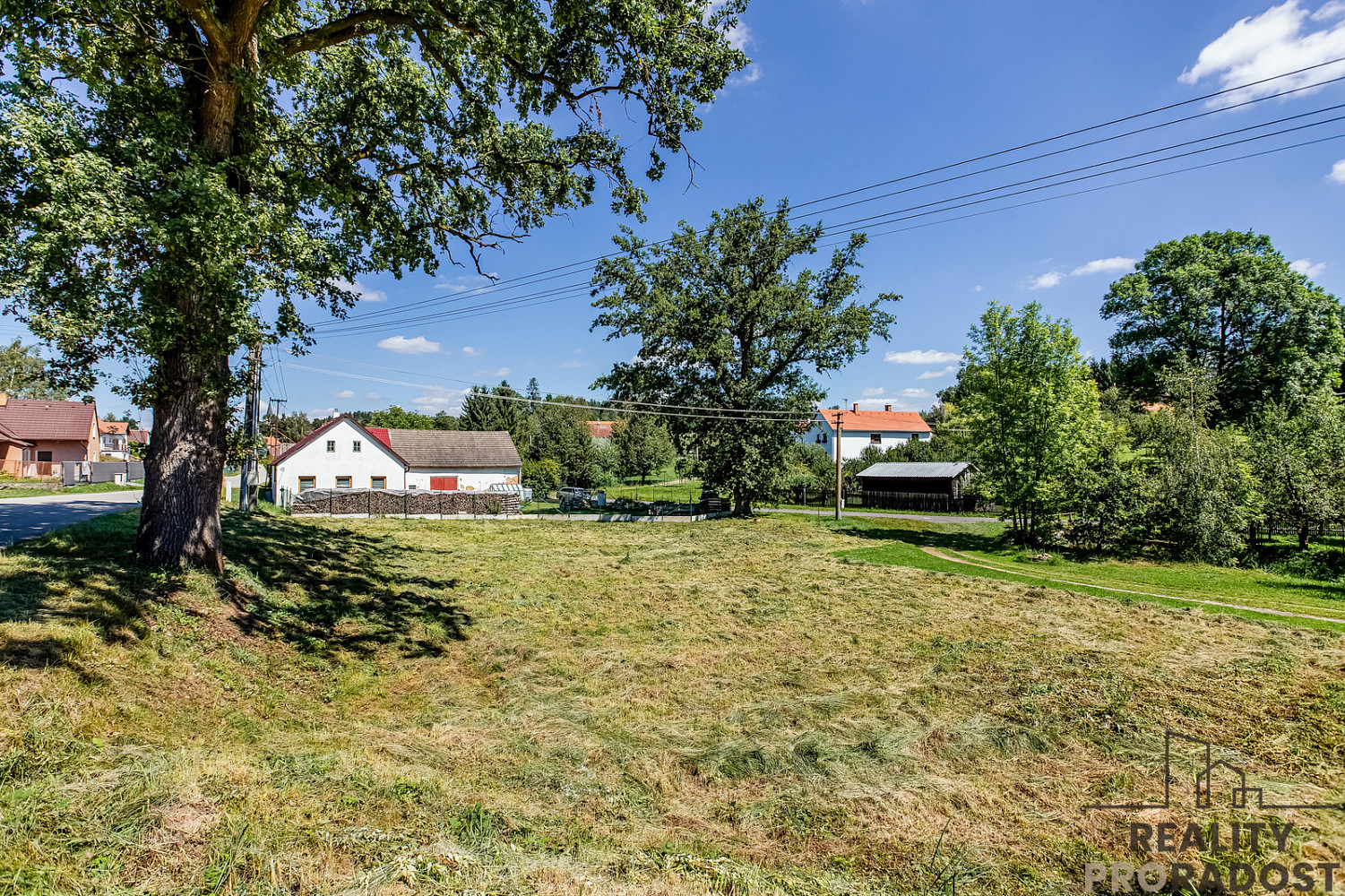 Prodej stavebního pozemku 1 294 m² – fotografie 2