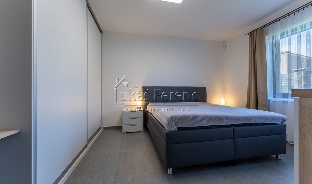Prodej domu 221 m² s pozemkem 1 950 m², Unhošť – náhled fotky 14