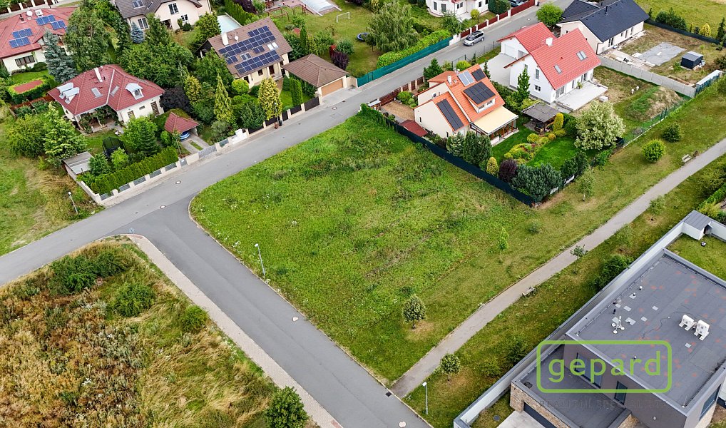 Prodej stavebního pozemku 1 196 m², Jesenice – náhled fotky 5