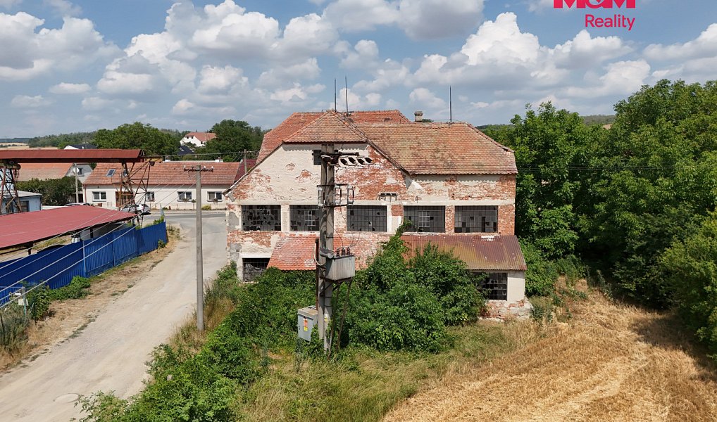 Prodej domu 700 m² s pozemkem 1 940 m², Trstěnice – náhled fotky 5