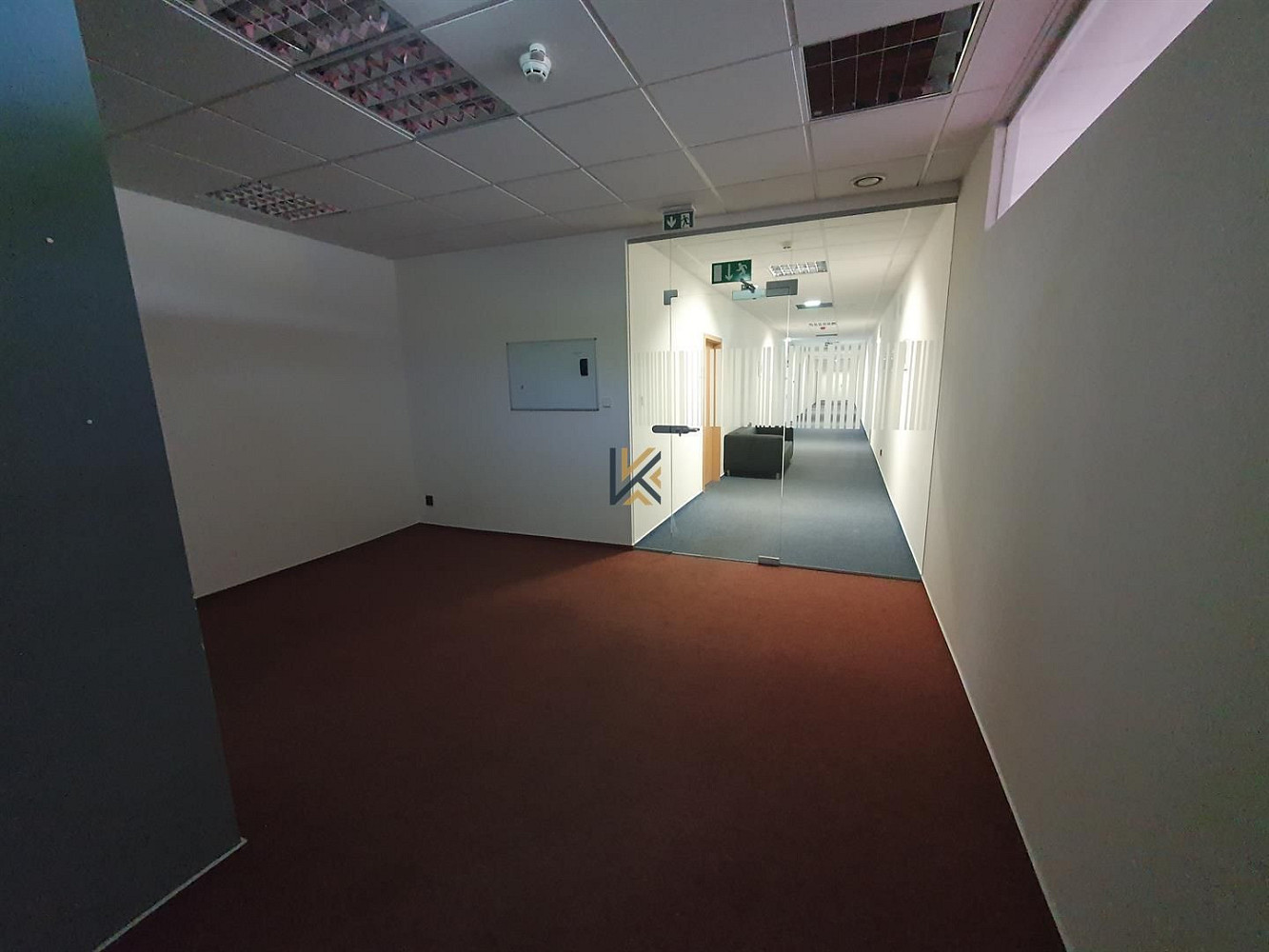 Pronájem kanceláře 122 m² – fotografie 2