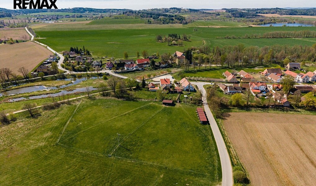 Prodej ubytovacího objektu 398 m², Buzice – náhled fotky 9