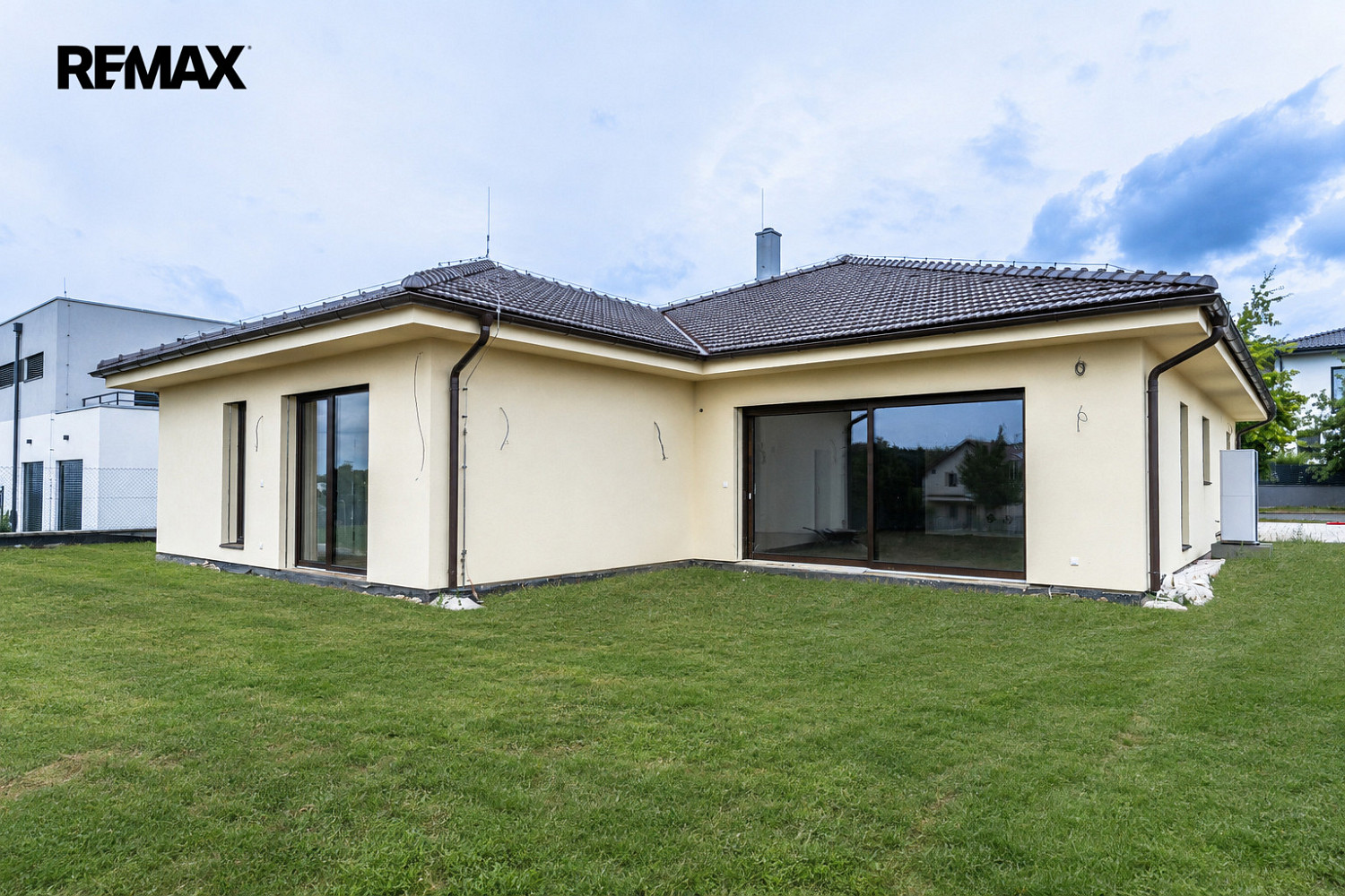 Prodej domu 195 m² s pozemkem 1 192 m²