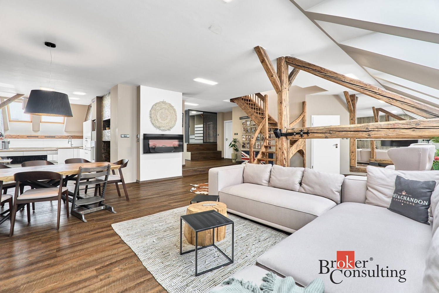 Pronájem bytu 4+kk 188 m²