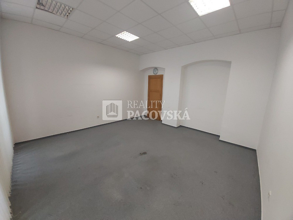 Pronájem kanceláře 51 m² – fotografie 3