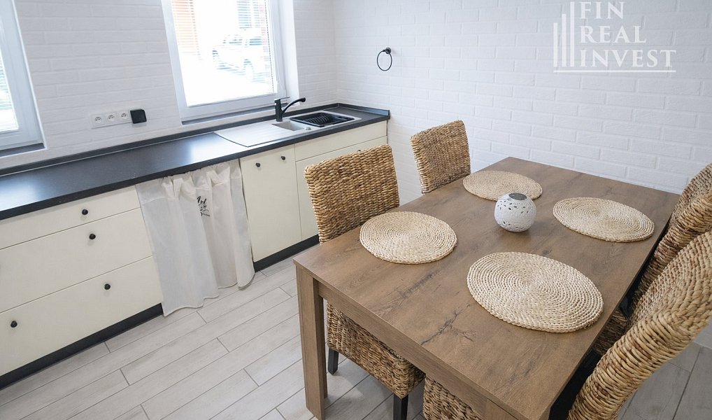 Prodej domu 328 m² s pozemkem 975 m², Hovorany – náhled fotky 11