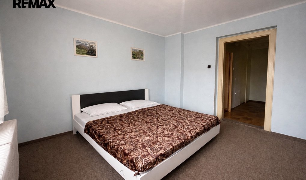 Prodej domu 160 m² s pozemkem 286 m², Hrob – náhled fotky 12
