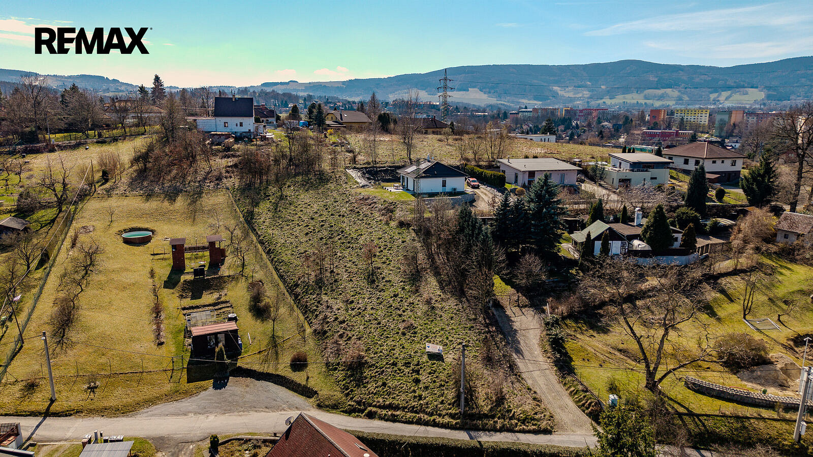 Prodej stavebního pozemku 1 660 m²