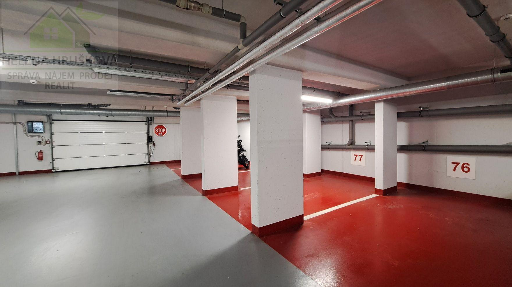 Garážové parkovací stání, ul. Sokolovská, Ostrava-Poruba – pohled 2
