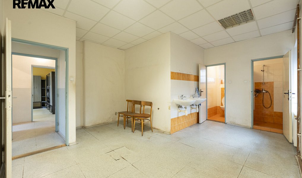 Prodej obchodních prostor 1 080 m², Jablůnka – náhled fotky 19